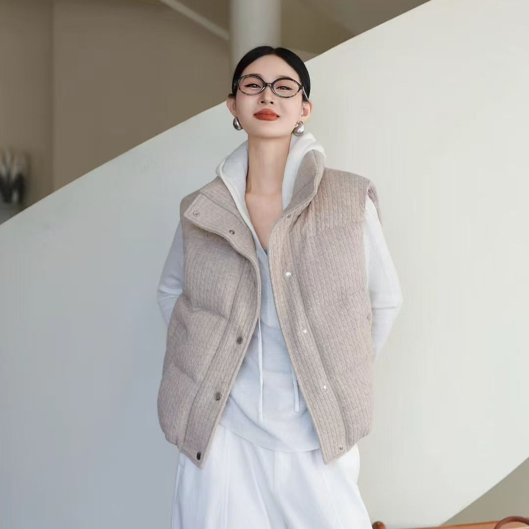 彧言高端品质秋冬新款绵羊绒双麻花混纺90绒羽绒马甲保暖针织外套
