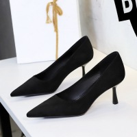 9517 European and American style elegant socialite fashion slim heels, pointed shallow mouth, comfortable suede single shoes for women
