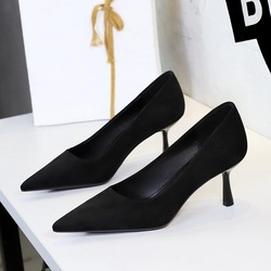 9517 European and American style elegant socialite fashion slim heels, pointed shallow mouth, comfortable suede single shoes for women