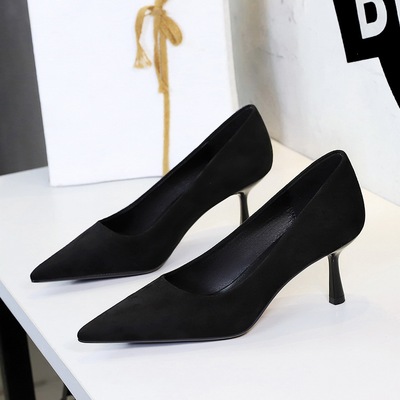 9517 European and American style elegant socialite fashion slim heels, pointed shallow mouth, comfortable suede single s