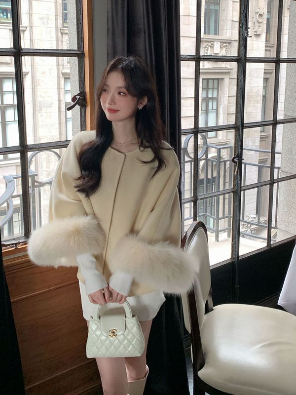 贵贵小富婆2025狐狸毛领秋冬羊毛呢子斗篷新款外套女双面羊绒大衣|undefined