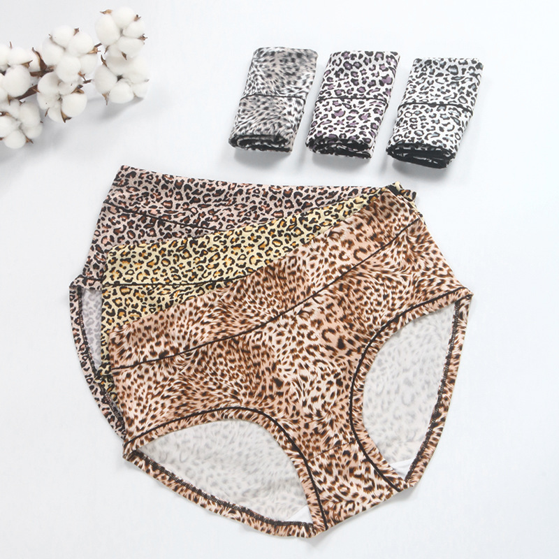 European and American Style Plus-Size Women's Underwear, Sexy Leopard Print Mid-High Waist Non-Fading Non-Staining Briefs