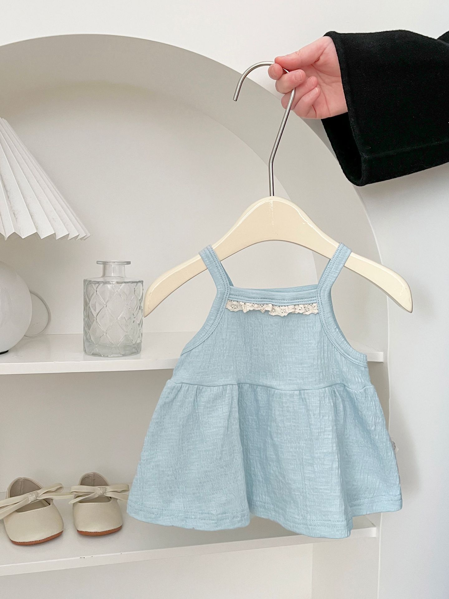 Chaleco de estilo occidental para bebé femenino 2025 nuevo verano dulce niña delgada niños lindo y fresco cabestrillo exterior