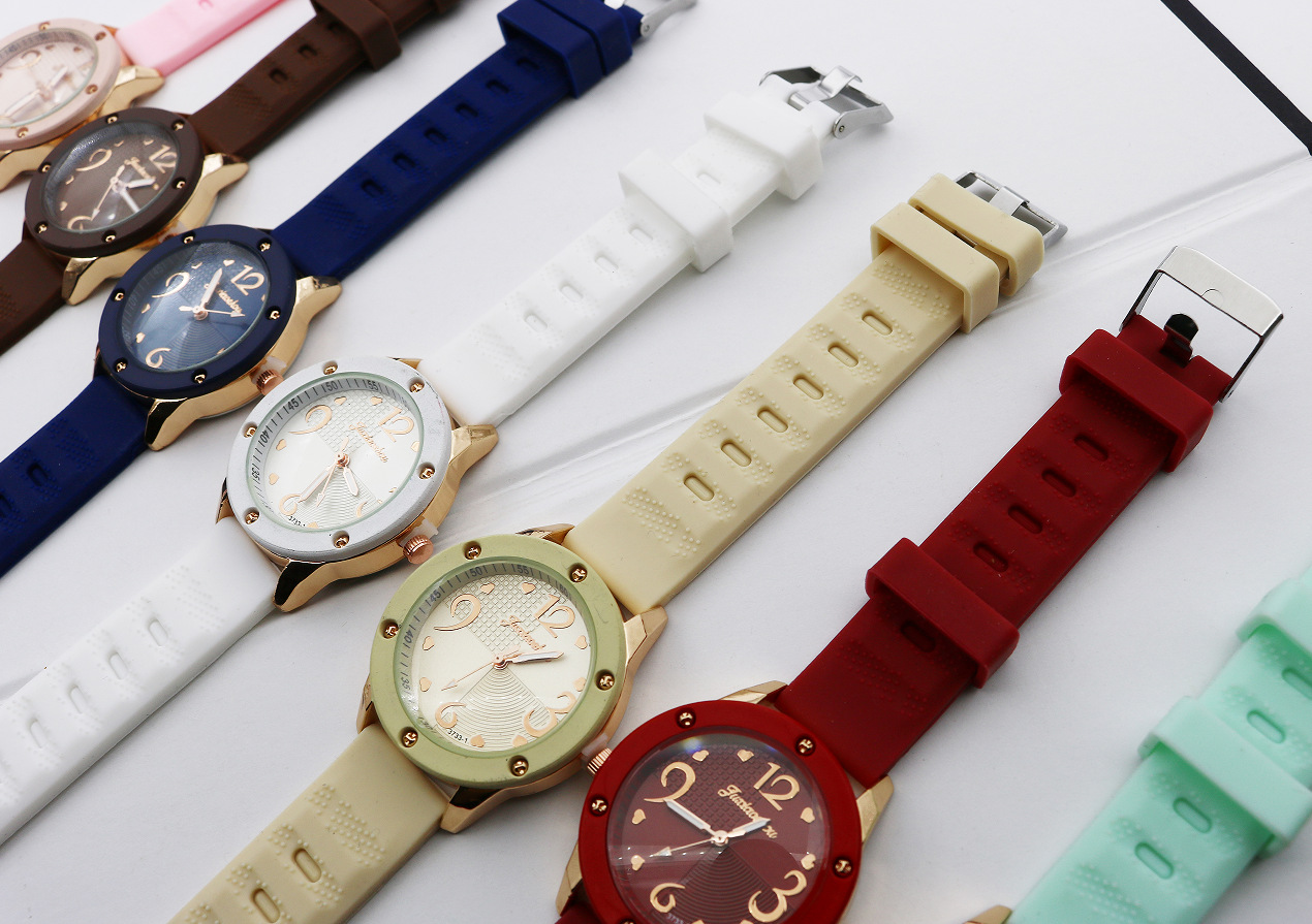 48g Weight Tempered Glass Mirror Material Pu Strap Material Watch Classification Pointer Display Type Buckle Buckle Style Round Dial Shape Holiday, Daily Occasion Quartz Movement Heart Shape, Solid Color Pattern Women's Gender Casual Style Casual Heart Shape Solid Color Buckle Quartz Women's Watches 13