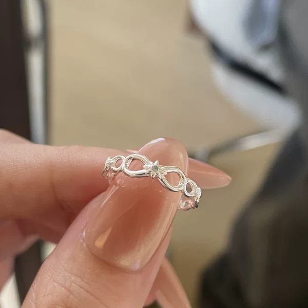 S925 sterling silver infinity symbol diamond ring for women, unique minimalist style, versatile, light luxury, niche trendy index finger ring
