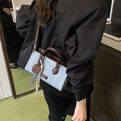 高级感包包女大容2025新款小众设计网红爆款超火单肩斜挎托特包潮
