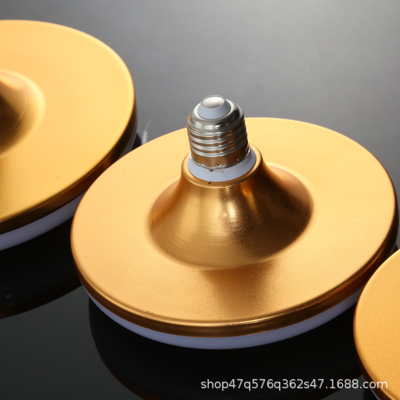 Lámpara UFO que cambia la luz de tres colores hogar bombilla led E27 tornillo boca sala de estar comercial lámpara de bombilla de puesto de tres pruebas