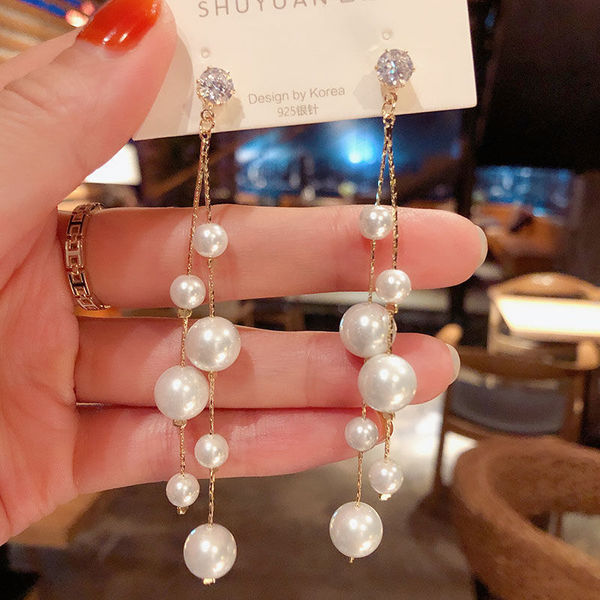 elegant fashionable earrings pearl