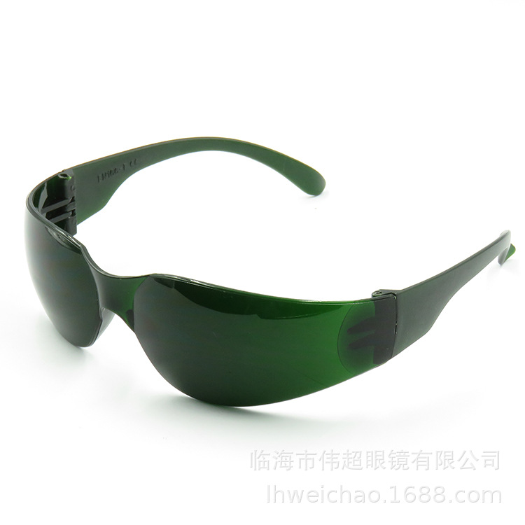 Темно-зеленые стекла, устойчивые к царапинам