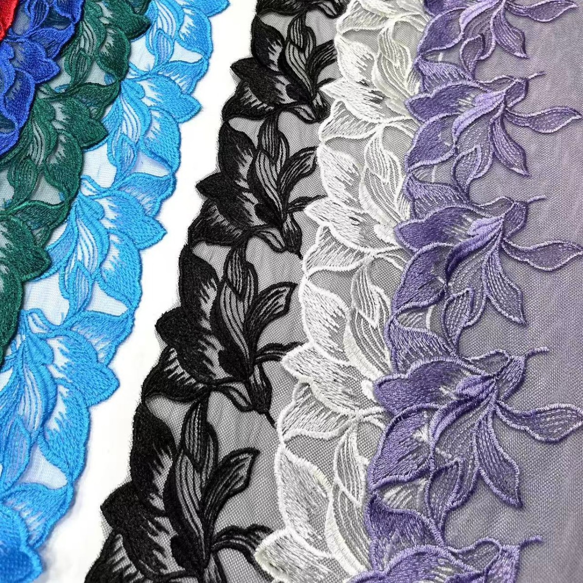 Lilium código de barras spot al por mayor textil casero decoración bordada encaje ropa interior colocado tela de malla bordada