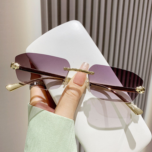 Leopard-decorated unframed polygonal sunglasses for men and women, Western and Eastern retro leopard metal sunglasses