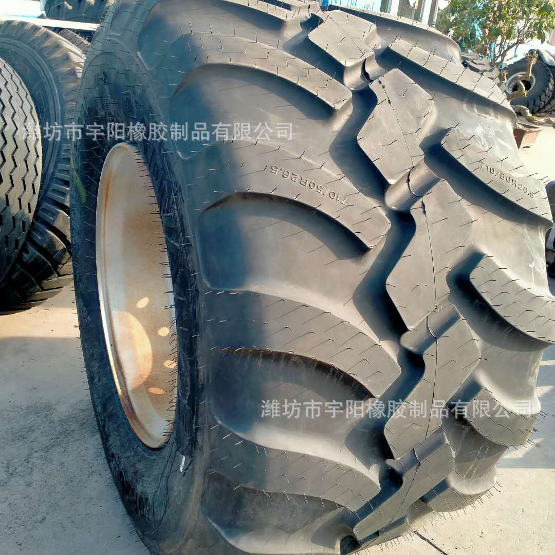 710/50R26.5  拖车 改装车钢丝轮胎 高1.35米  宽0.7米