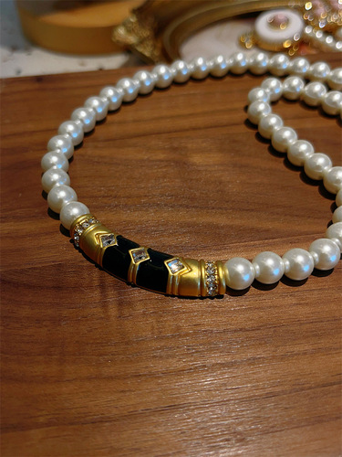 Medieval-style vintage 24K gold black and white pearl necklace exaggerated retro cool chain set high-quality earrings