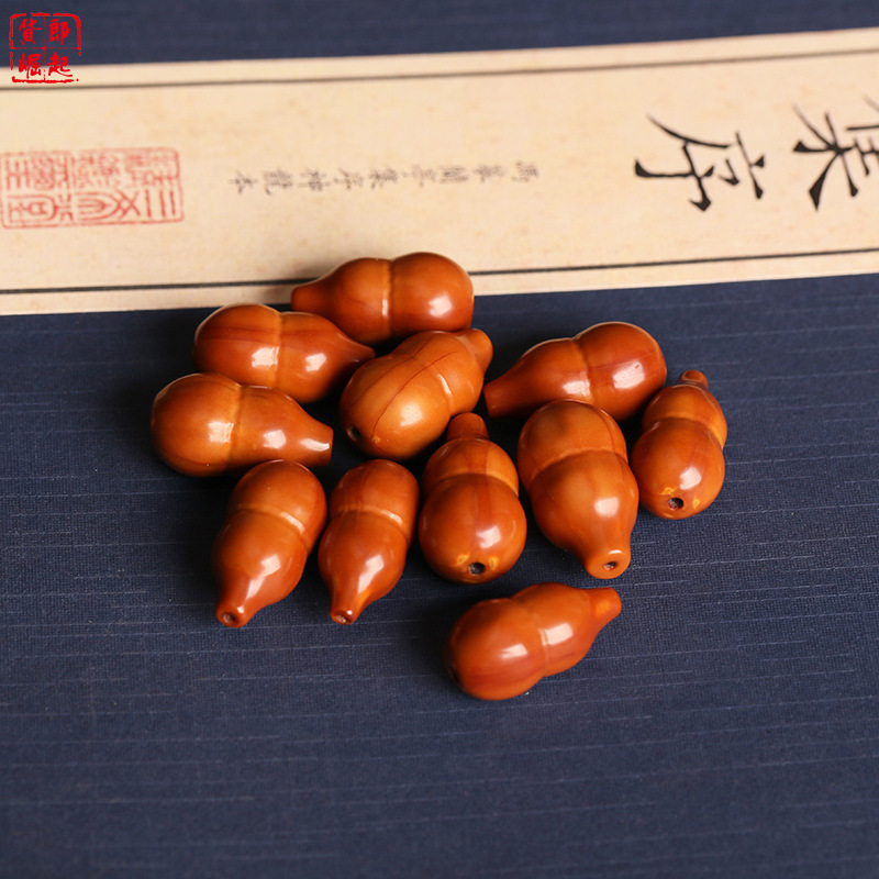 Olive nuclear gourd nuclear carving play diy accessories bracelet jewelry men's and women's plate string plain beads old oil nuclear pendant Olive nuclear gourd nuclear carving play diy accessories bracelet jewelry men's and women's plate string plain beads old oil nuclear pendant