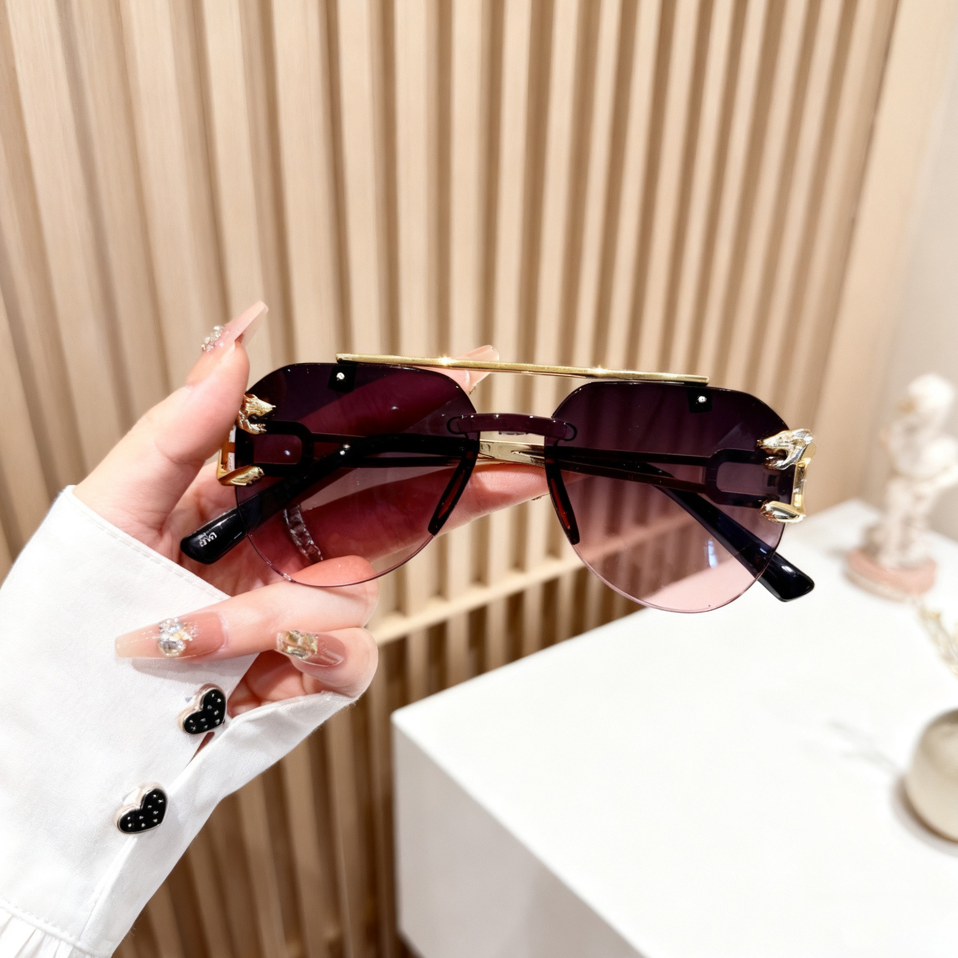 新款豹子头墨镜女时尚跨境欧美男士太阳镜无框切边一体双梁蛤蟆镜