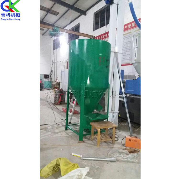 小型饲料搅拌机 自吸式粉碎搅拌一体机 养殖厂五谷杂粮混合机