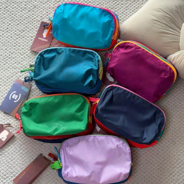 New Alpaca Dopamine Color Travel Shoulder Bag Cosmetic Bag 4L Large Capacity Waterproof Nylon Wash Bag Hanging Bag
