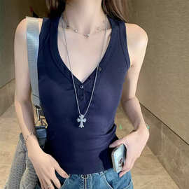 美式设计感纽扣v领背心女2026夏季外穿ins辣妹遮副乳上衣运动吊带