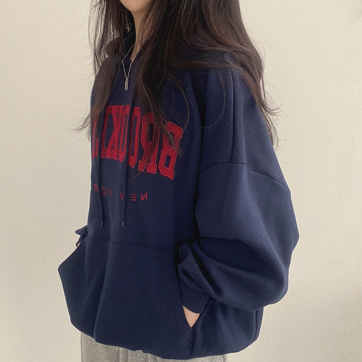 卸売りの帽子付きの女性の韓国版の街頭の気質とベルベットのカジュアルな組み合わせのアメリカ式の薄い潮の刺繍のアルファベットの春秋冬|undefined