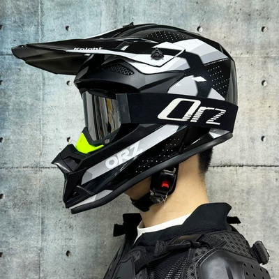 Motosiklet kaskı (dəbilqə), Men and Women Go-Kart Rally Helmet - extraordinary-gray-with-orz-black-frame-silver-mirror-comes-with-gloves-and-mask-s