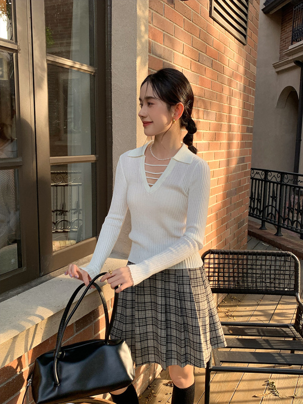 衣尔衫 小情歌 羊毛设计感V字翻领针织衫女正肩秋季纯色坑纹0562|undefined