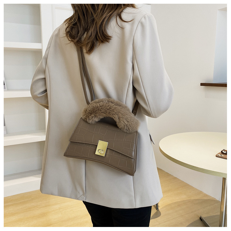 Cross-border Foreign Trade Women's Bag 2021 Autumn New Plush Tote Fashion Trendy Single Back Crossbody Pu Women's Bag Bags display picture 1