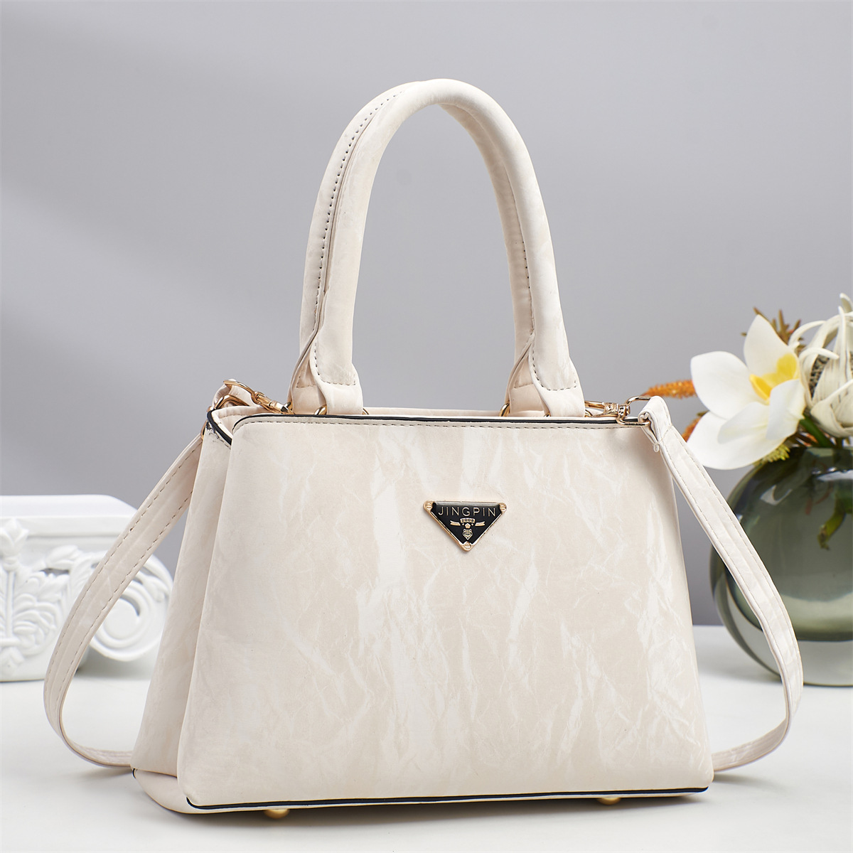 Bolso de gran capacidad Bolso femenino de moda Bolso de madre de mediana edad Bolso bandolera de un solo hombro atmosférico de alta gama