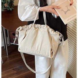女士单肩包;女士斜挎包;休闲背包
