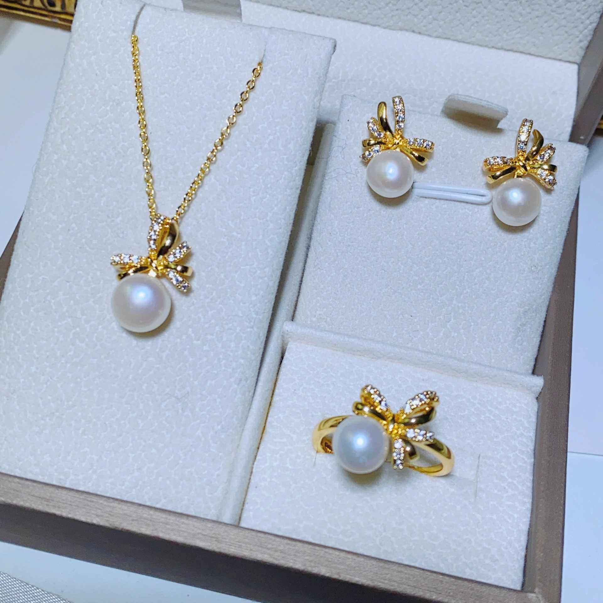 18-каратный золотой пакет M Home тот же набор из лука с толстым золотым натуральным пресноводным жемчугом