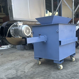 垃圾焚烧炉;畜牧养殖机械;蜡烛器皿