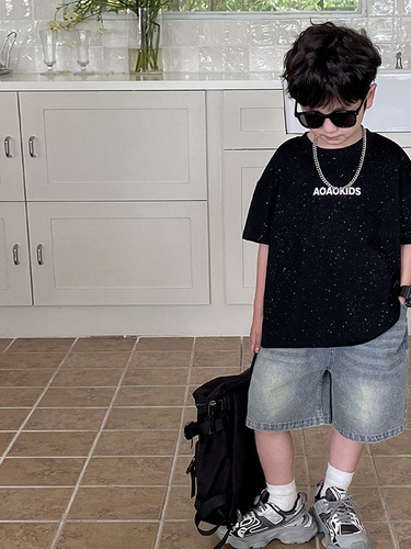 Children's Summer T-shirt for Boys, Middle Size, Korean Style, Stylish and Relaxed, Printed with Letters, Trendy for Boys