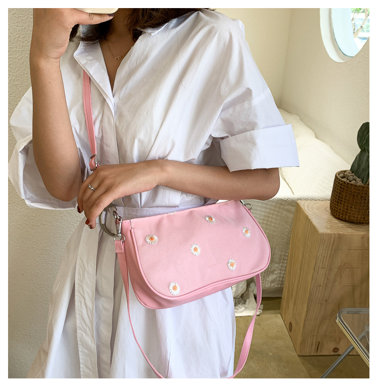 127g Weight Polyester Lining Material Zipper Closure Type Single Shoulder Strap Strap Type Shoulder Bag Bags Type Casual Occasion Pu Leather Material Daisy Pattern All Seasons Season Women's Gender Vacation Style Dumpling Shape Shape Small Size Women's Small Pu Leather Daisy Vacation Dumpling Shape Zipper Shoulder Bag 12