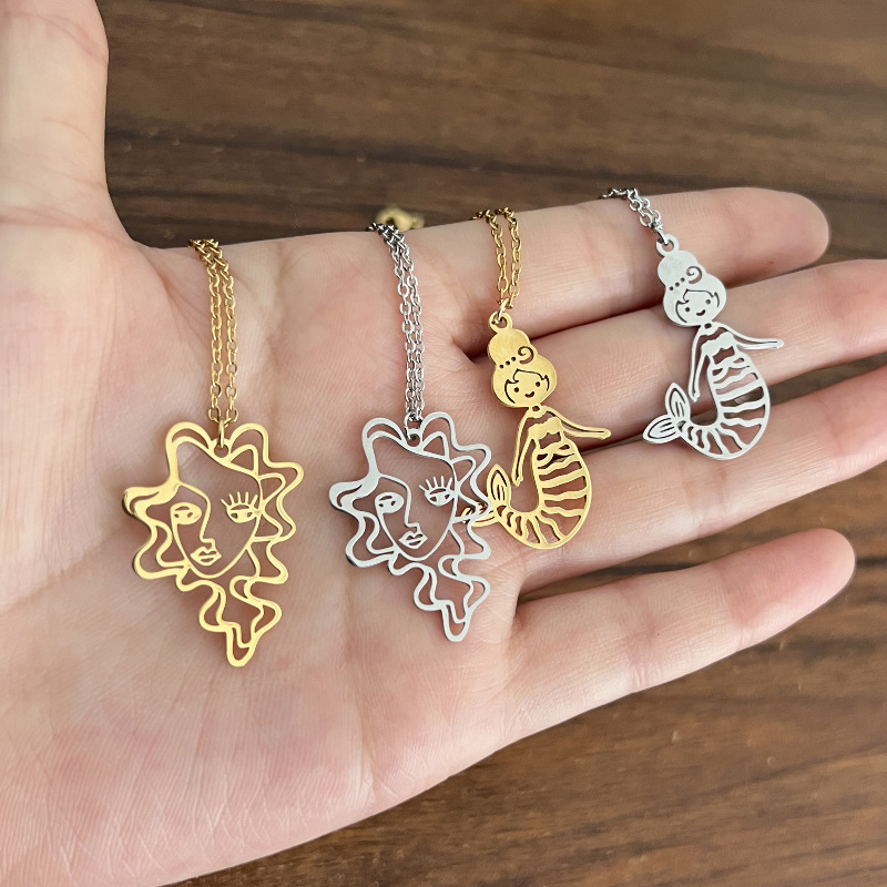 1 Piece Retro Human Face Titanium Steel Plating Hollow Out Pendant Necklace_colorza_1