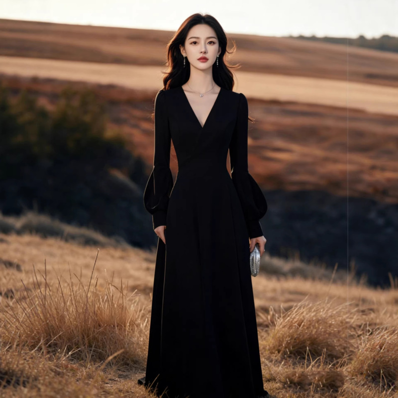 D8976 High-Class Social Gathering Dress with a Goddess-Like Elegance, High-End Feel, Dignified and Stunning, Super Beautiful White Dress