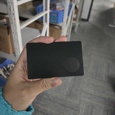 Матовая черная боковая карта NFC с круглым отверстием