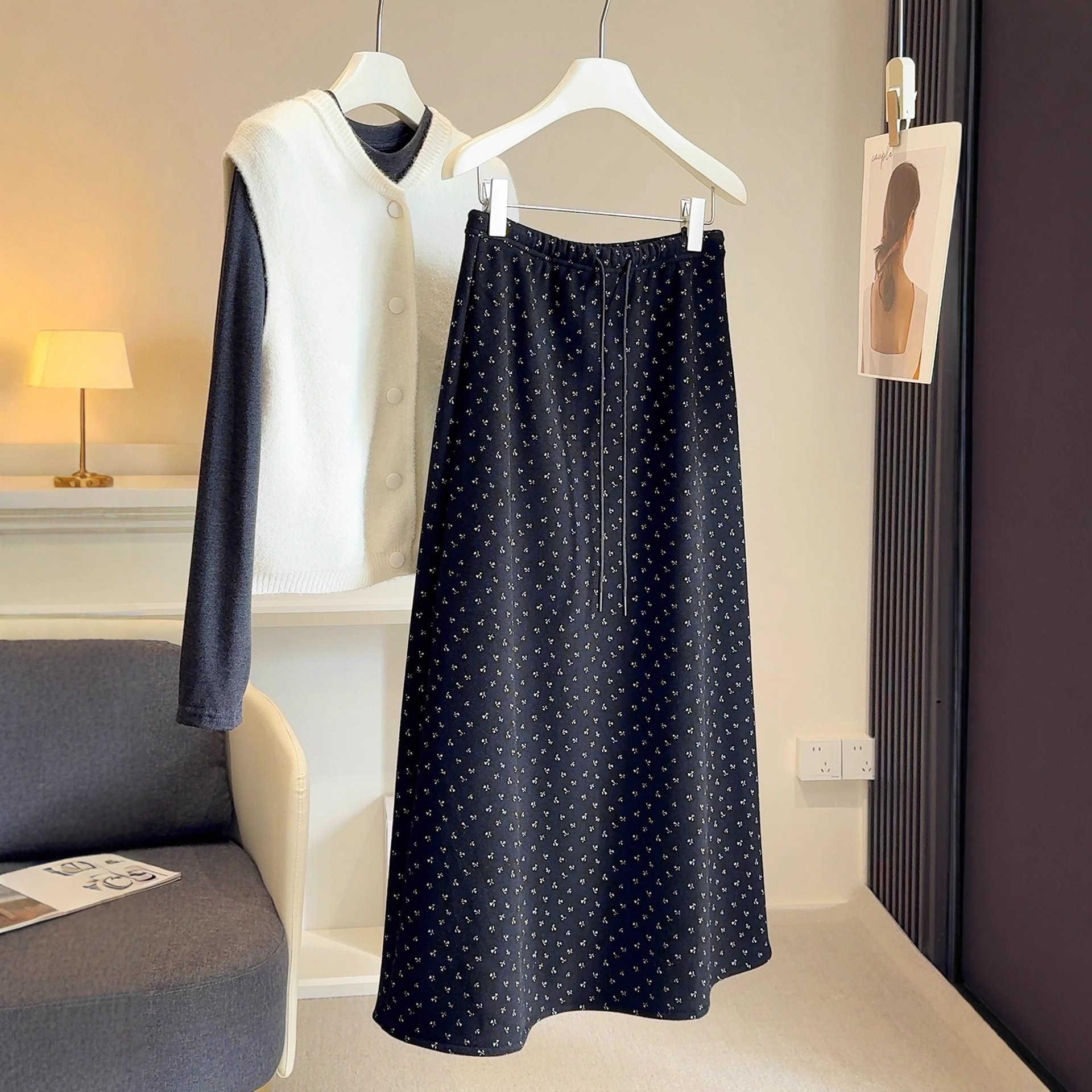 秋冬加绒加厚松紧腰A字碎花毛呢半身裙女2025新款韩系过膝中长裙