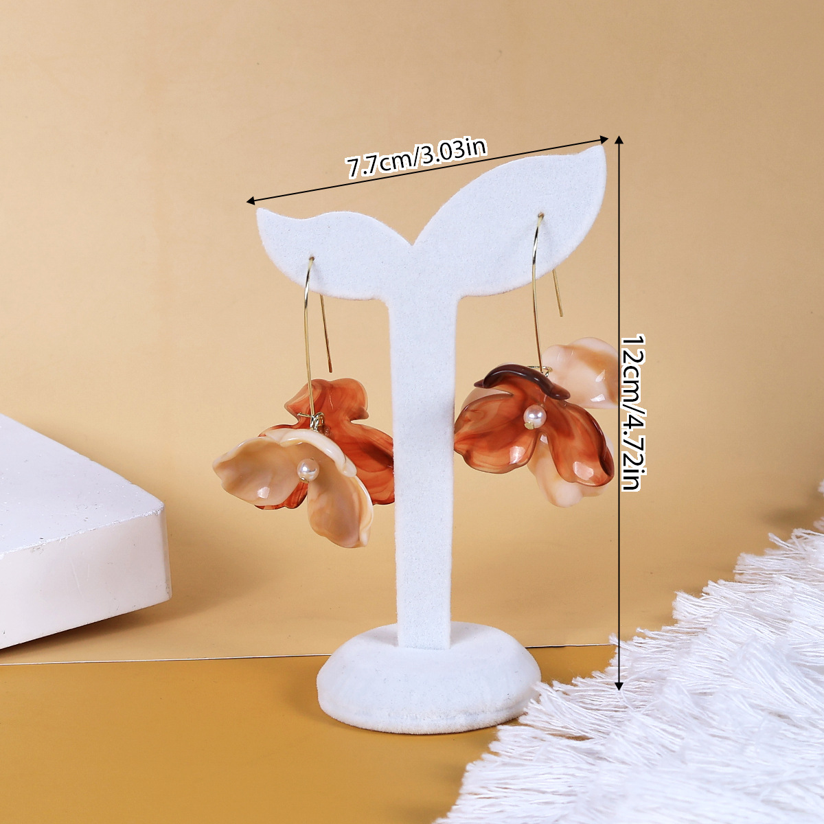 흰색 귀걸이 보관함