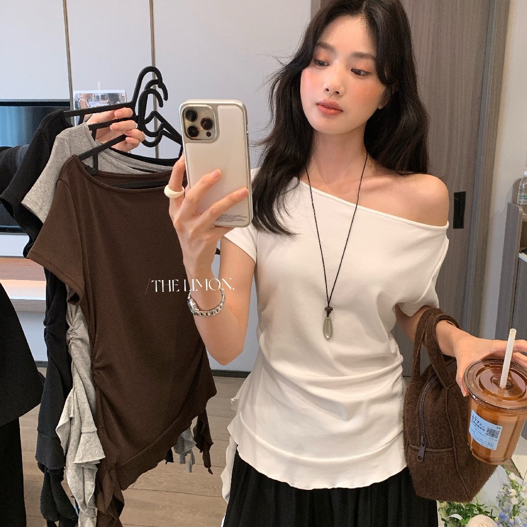 Áo thun nữ tay ngắn thiết kế lệch vai, dây rút eo, phong cách Hàn Quốc — màu đen, Màu cà phê, màu trắng, Xám hoa
