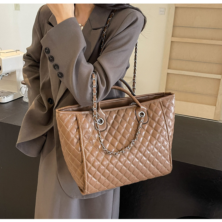 European And American Lingge Bag New Large Capacity Chain Bag Fashionable And Versatile Handheld Single Shoulder Tote Bag_voghion.com