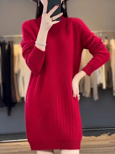 Mid-length sweater for women, 2025 autumn/winter half-high-neck knitted dress, loose-fitting, figure-flattering, thickened bottoming skirt with long sleeves.