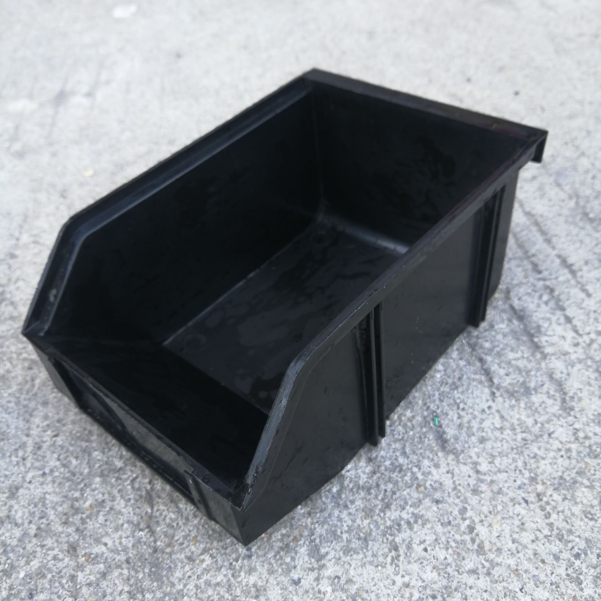 厂家批发电子斜口零件盒背挂式零件盒 静电收纳元件盒