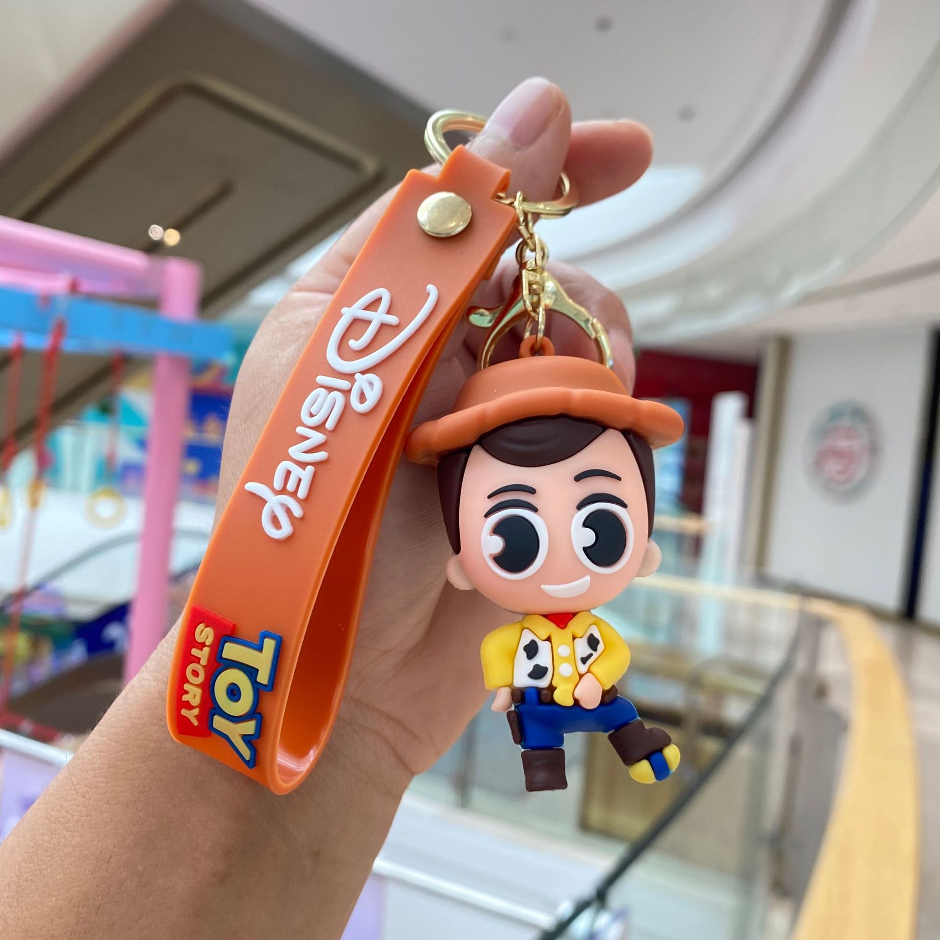 Transfronterizo Toy Story llavero colgante coche llavero adornos muñeca máquina muñeca pequeño regalo al por mayor