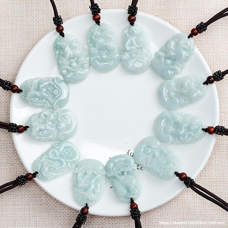 挂件吊坠 翡翠A货生肖守护神 飘花 豆青种翡翠生肖挂件