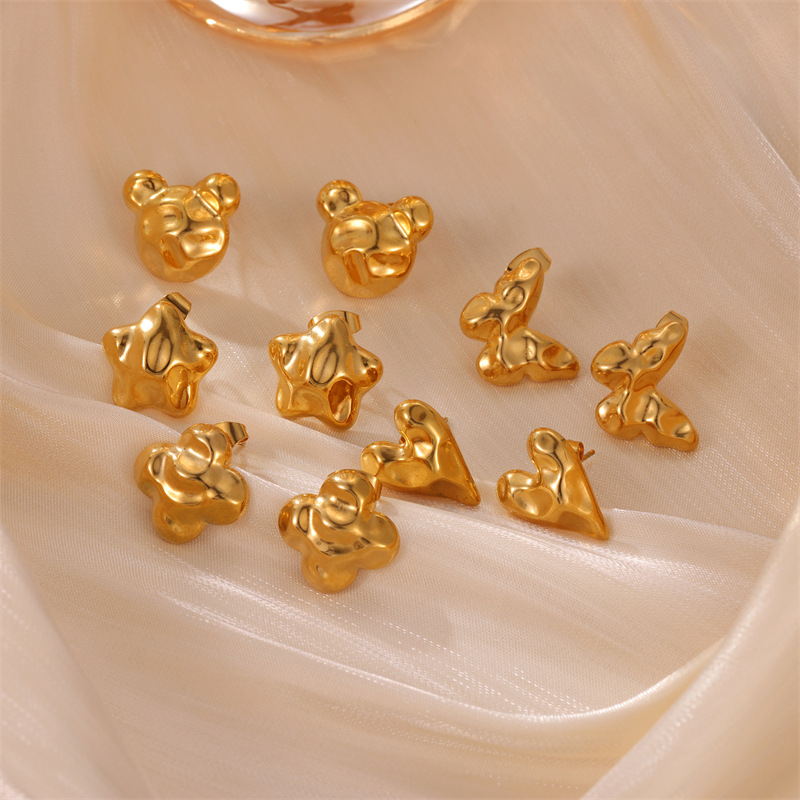 8g Weight 304 Stainless Steel Ear Needle Material Ear Studs Classification 1 Pair Quantity Holiday, Travel, Selfie Occasion 304 Stainless Steel Material Heart Shape, Flower Pattern Women's Gender Plating Design Elegant, Simple Style, Streetwear Style 1 Pair Elegant Simple Style Streetwear Heart Shape Flower Plating 304 Stainless Steel Ear Studs 2