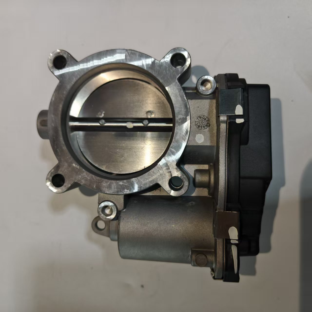Throttle body is suitable for the imported Jeep Cherokee and GAC-FCA Cherokee 04891970AD