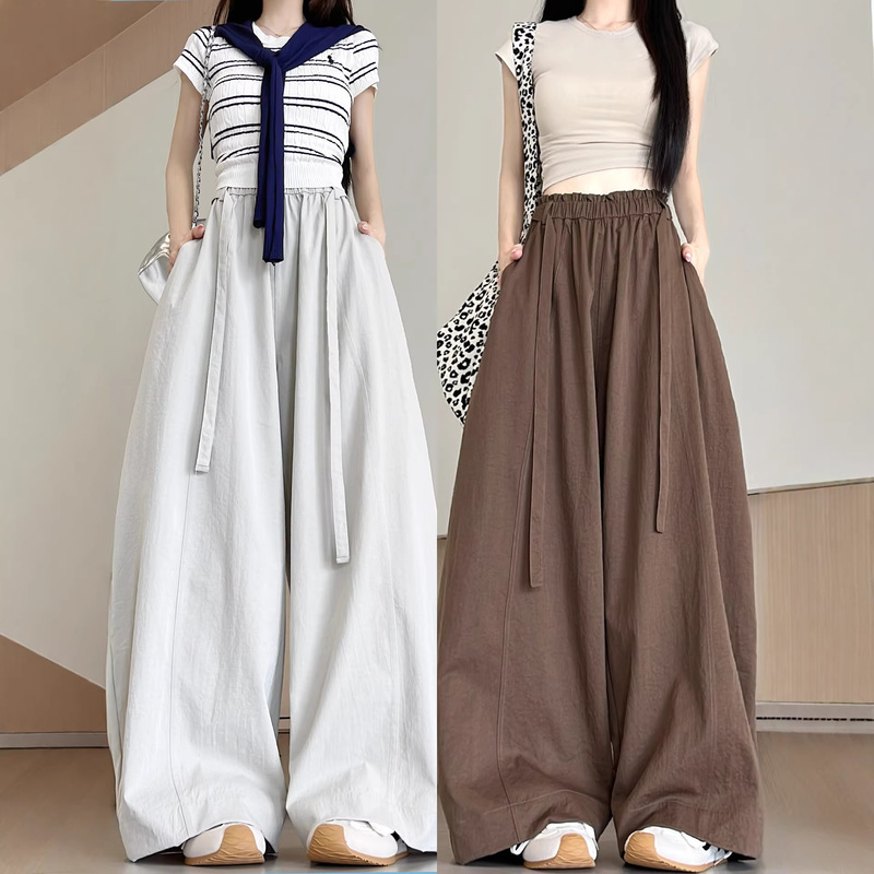 Coffee-Colored American Retro Curved Hem Pants for Women, Autumn 2026 New Style, Petite High-Waisted Slimming Design with Pleated Edges and Drape Effect