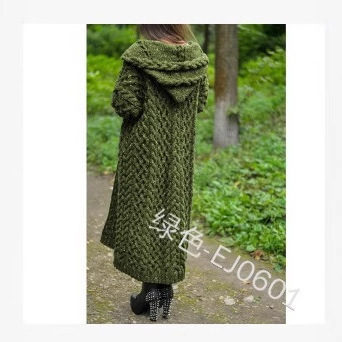 国境を越えた欧米の厚手のニットウェアの粗い針のセーターの女性のゆったりした麻のお下げの怠惰な風は帽子の長いカーディガンのセーターをつないでいます。|undefined