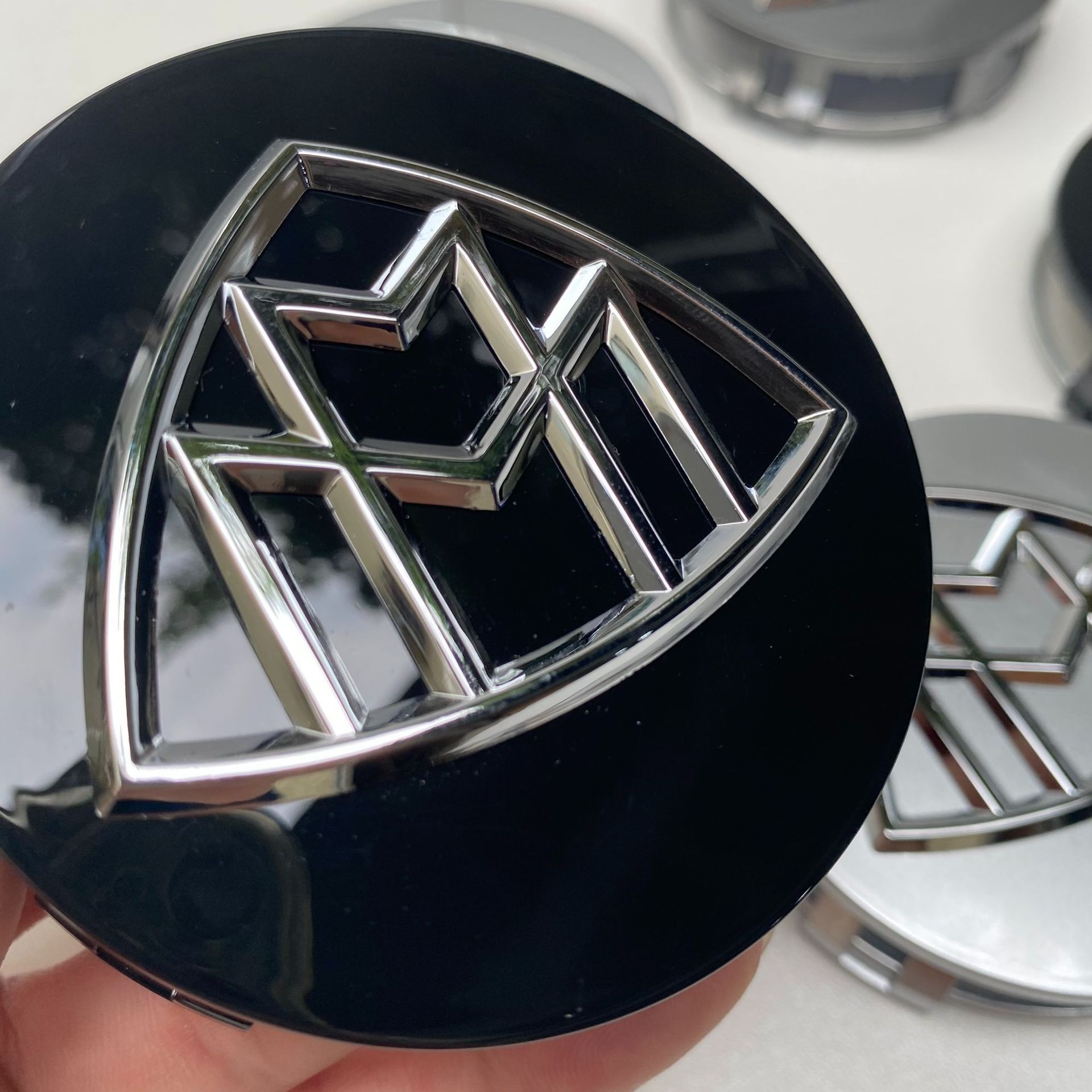 Suitable for Mercedes-Maybach Wheel Hub Caps W222S600Ls400L Electroplated Wheel Hub Modification Center Cap Logo Matte