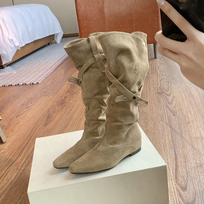 Retro flat-soled over-the-knee long boots for women, suitable for autumn and winter, with belt buckle, internal height increase, pleated high-tube western style boots Retro flat-soled over-the-knee long boots for women, suitable for autumn and winter, with belt buckle, internal height increase, pleated high-tube western style boots