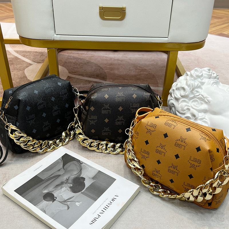 Xiaoxiangfeng handbag 2023 new mobile phone bag crossbody bag women's large capacity cosmetic bag printed shoulder bag_voghion.com